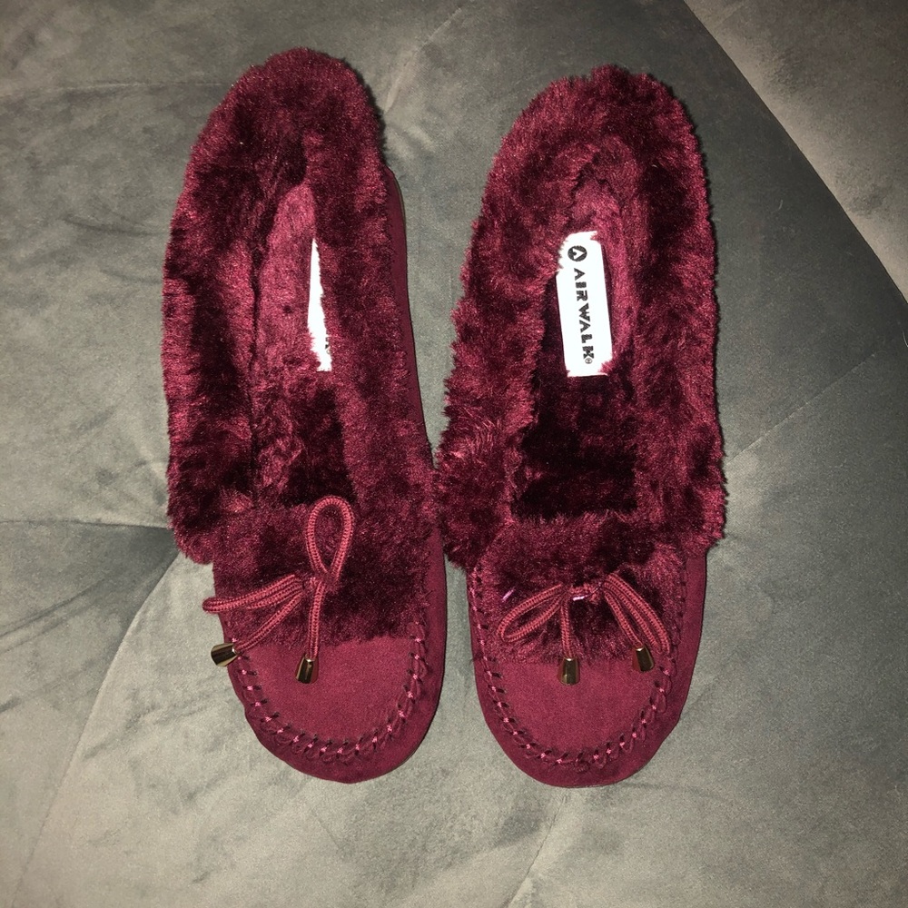 Airwalk slip on maroon shoes